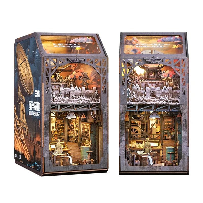 Book Nook Wizardi Miniature - Red Coast Base Roombox Kit - Polendo Design